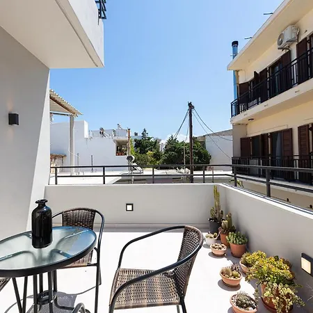 Cactopia Apartments- Hoya-aeonium