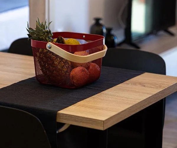 Cactopia Apartments- Hoya-aeonium *